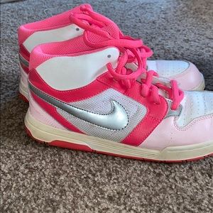 Pink nike's